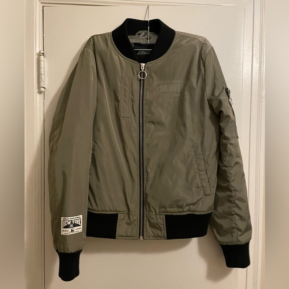 New York Yankees Major League Baseball Army Green Bomber Jacket Size Large - Picture 1 of 12